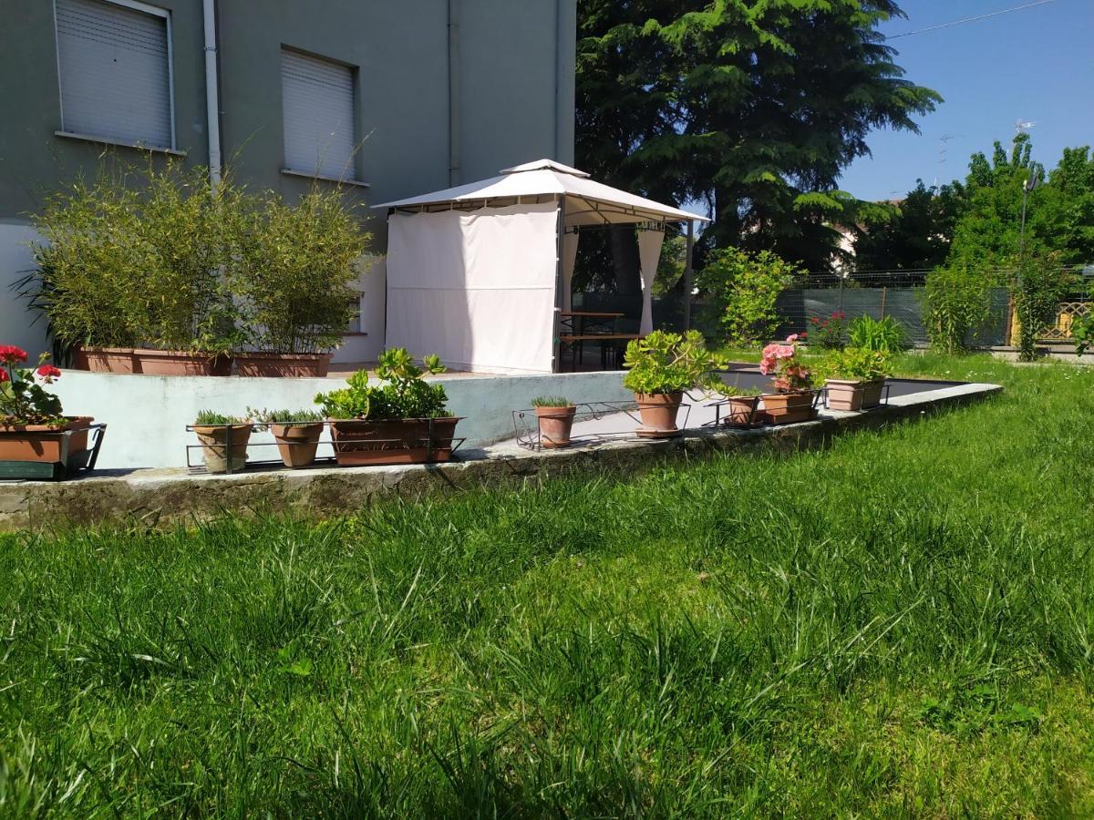 Casa Vacanze I Giardini Di Marzo San Giorgio di Mantova Екстериор снимка
